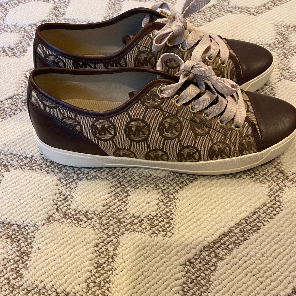 Michael Kors Sneakers - Picture 3 of 4